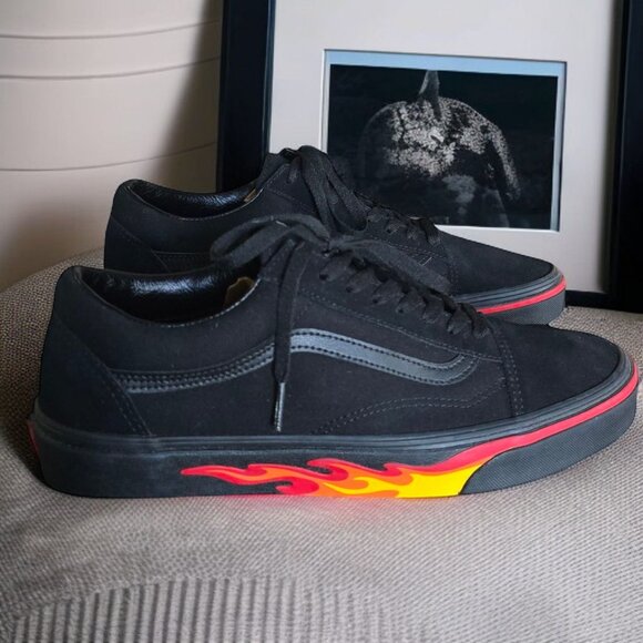 NWOT VAN'S (11 Men ) Old Skool Suede Adults Low Top Trainers Fame Wall Blk/Blk - Picture 1 of 10